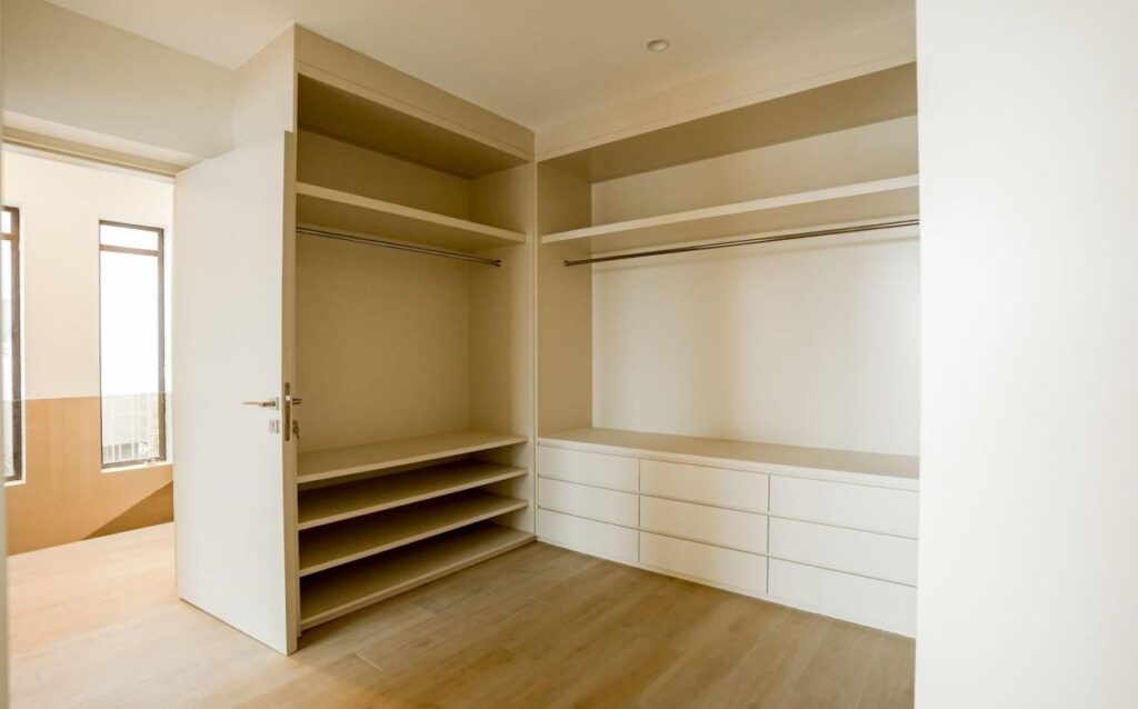 home interior design in Queen Meadows